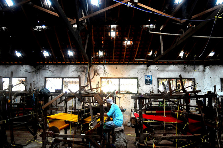 Pasar utama tenun ikat Troso saat ini adalah Pulau Bali yang hampir 80 persen hasil kerajinan dipasarkan di Pulau itu dan sisanya ke beberapa kota seperti Yogjakarta, Jakarta, Solo dan Pekalongan. 