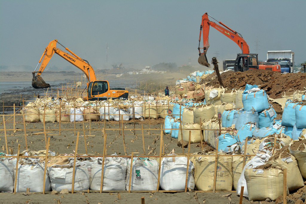 Memasuki 12 tahun peristiwa semburan lumpur Lapindo, masih terdapat 244 berkas yang hingga kini belum ada kejelasan pembayarannya senilai Rp54,33 miliar. Antara/Umarul Faruq
