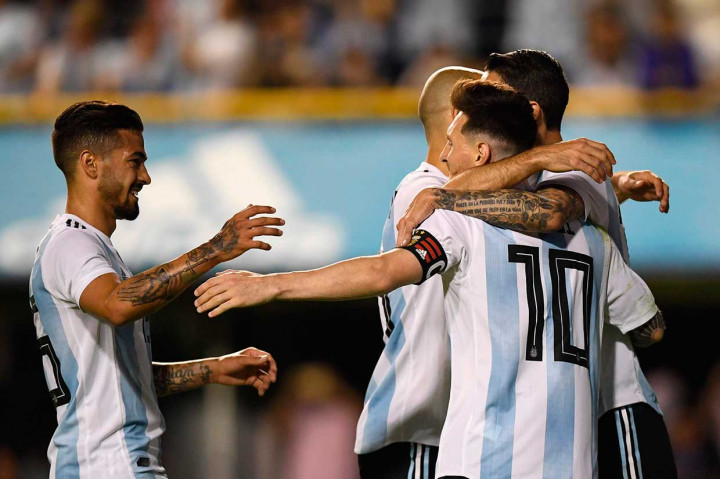 Tim Tango baru bisa memperbesar keunggulan pada menit ke-58. Messi menyambar bola muntah sundulan Lo Celso.