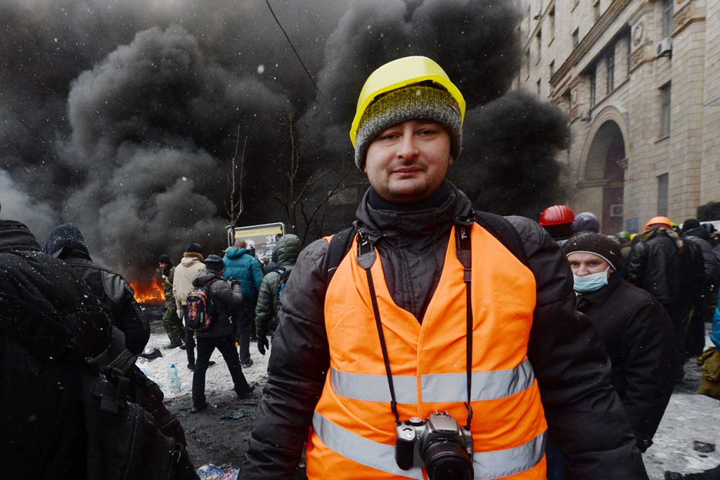 Foto file jurnalis Rusia Arkadiy Babchenko pada 22 Januari 2014 lalu, saat acara Maidan di Kiev. Babchenko ditembak mati  di Kiev pada Selasa, 29 Mei 2018 pagi waktu setempat.