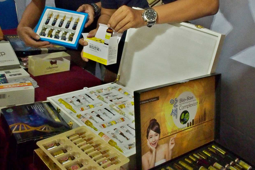 Adapun produk farmasi yang ditemukan di gudang tersebut di antaranya injeksi vitamin C, Kolagen, Gluthatuon, Tretinoin, obat-obat pelangsing, Sibutramine HCI, dan produk-produk perawatan kulit lainnya.