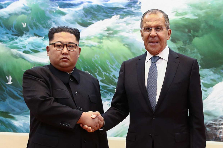 Lavrov melawat ke Pyongyang untuk membahas status Semenanjung Korea, menjelang berlangsungnya KTT Korut-AS di Singapura pada 12 Juni mendatang. Kunjungan tersebut juga untuk meningkatkan hubungan bilateral kedua negara.