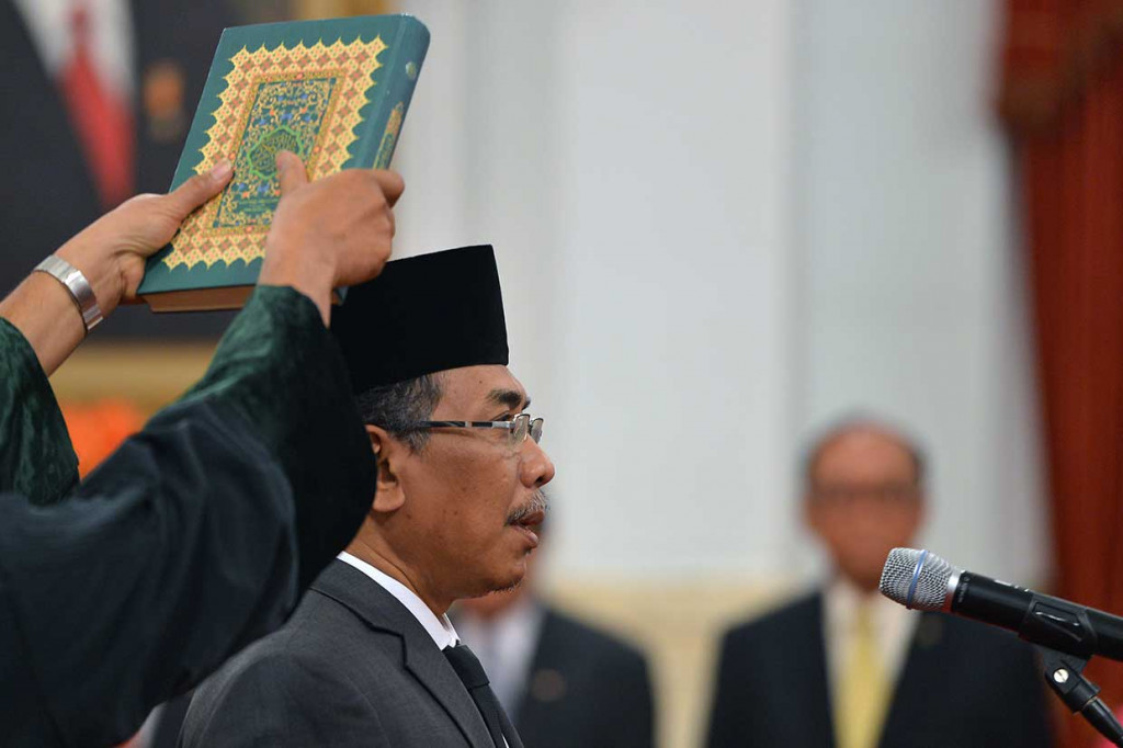 Khatib Aam PBNU Yahya Cholil Staquf mengikuti prosesi pelantikan sebagai anggota Wantimpres oleh Presiden Joko Widodo di Istana Negara, Jakarta, Kamis, 31 Mei 2018.