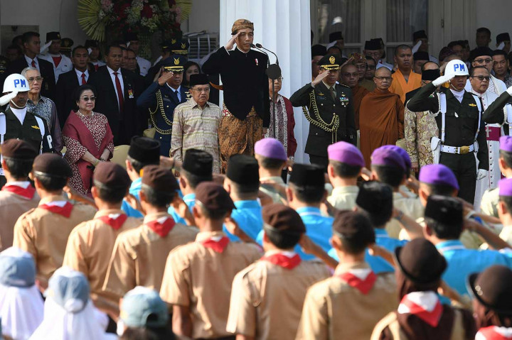 Presiden Joko Widodo memimpin upacara Hari Lahir Pancasila di halaman Gedung Pancasila Kementerian luar Negeri, Jakarta.