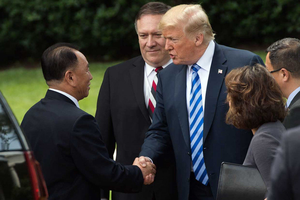 Penyataan tersebut disampaikan Trump usai berunding sekitar 90 menit dengan Kim Yong-Chol. Kim Yong Chol menjadi pejabat pertama Korea Utara yang mengunjungi Gedung Putih dalam 18 tahun terakhir dan disebut sebagai orang kedua paling berkuasa di Korut.