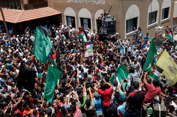 Razan Ashraf al-Najjar tertembak saat sedang menangani para demonstran Palestina yang terluka di timur Khan Yunis pada Jumat, 31 Mei lalu. AFP/SAID KHATIB