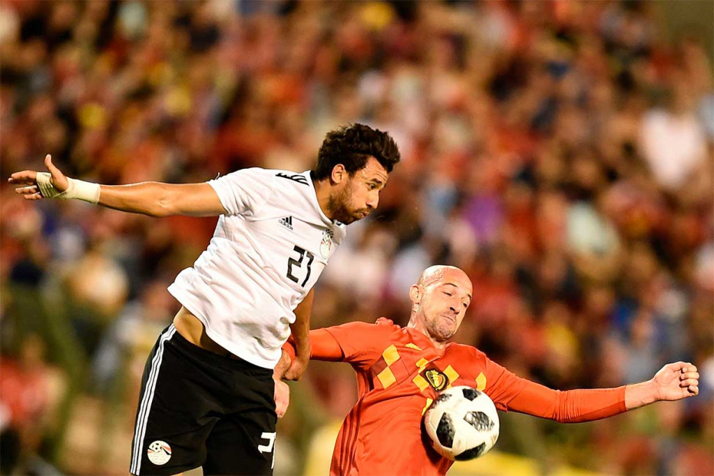 Pelatih Belgia Roberto Martinez melakukan uji coba dengan memainkan Laurent Ciman menggantikan kapten bernomor punggung empat, Kompany, dan mempertahankannya selama 90 menit. 