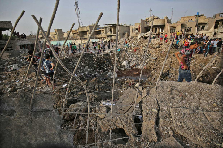 Sedikitnya 16 orang tewas dan 32 lainnya luka-luka akibat ledakan depot senjata tersebut. Wanita dan anak-anak ditemukan di antara para korban.