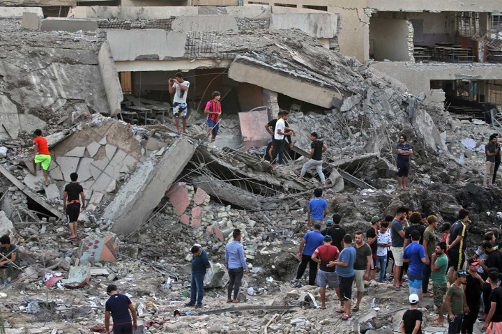 Sumber polisi senior mengatakan kepada AFP dengan syarat anonimitas bahwa ledakan itu disebabkan oleh senjata berat, termasuk granat dan cangkang roket, milik kelompok bersenjata yang disimpan di sebuah rumah.