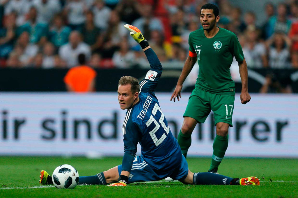 Arab Saudi mencetak satu gol balasan ketika Taiseer Al Jassam menyambar bola pantul setelah Marc-Andre ter Stegen menyelamatkan penalti pada menit ke-85.