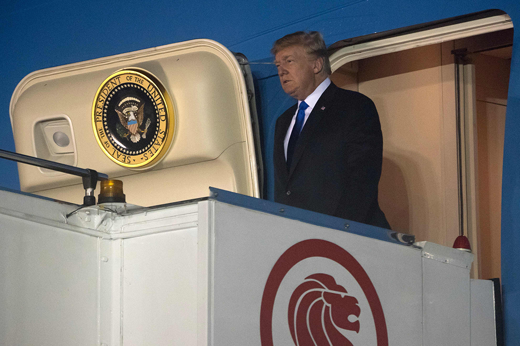 Trump tiba di Singapura pada Minggu, 10 Juni 2018, malam,  dengan menggunakan pesawat kepresidenan Air Force One. Afp Photo/ Saul Loeb
