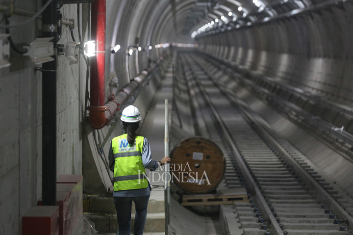 PT MRT Jakarta menyatakan progres pembangunan sarana transportasi massal MRT telah mencapai 94,19%. dan akan diuji coba pada bulan Agustus 2018.