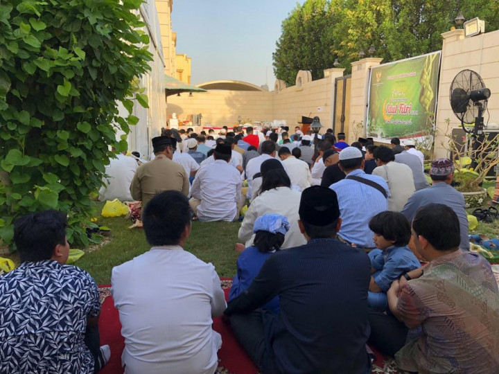 Dubai juga sedang terserang heatwave. Suhu udara bisa mencapai 40 derajat celcius.