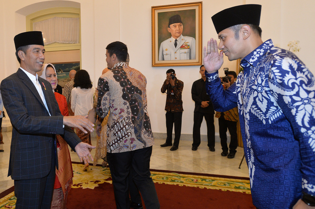 Agus Harimurti Yudhoyono -sulung mantan Presiden Susilo Bambang Yudhoyono- hadir bersama keluarga.