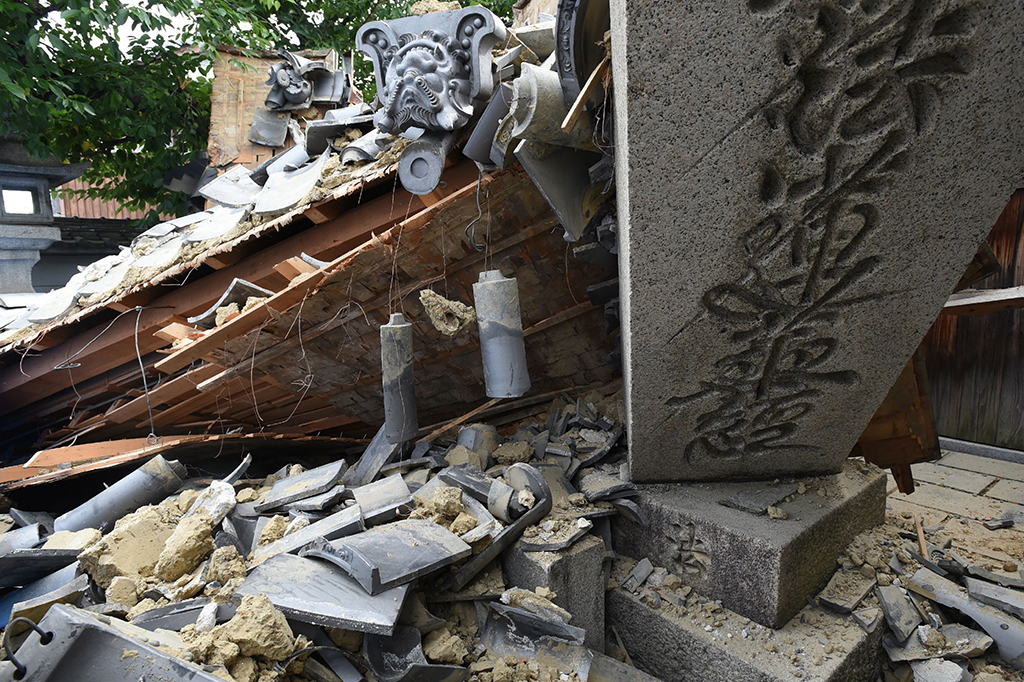 Lembaga meteorologi Jepang awalnya melaporkan gempa tercatat sebesar 5,9 magnitudo, kemudian diubah menjadi 6,1 magnitudo. Sejauh ini, tidak ada potensi tsunami yang ditimbulkan dari gempa tersebut. 