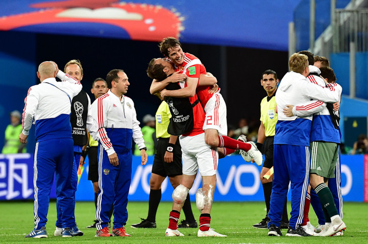 Berkat kemenangan tersebut, Rusia menjadi tim pertama yang lolos ke babak 16 besar Piala Dunia 2018. Sebelumnya, tim Beruang Merah sukses menghajar Arab Saudi 5-0 pada laga perdana Grup A. Afp Photo/Giuseppe Cacace