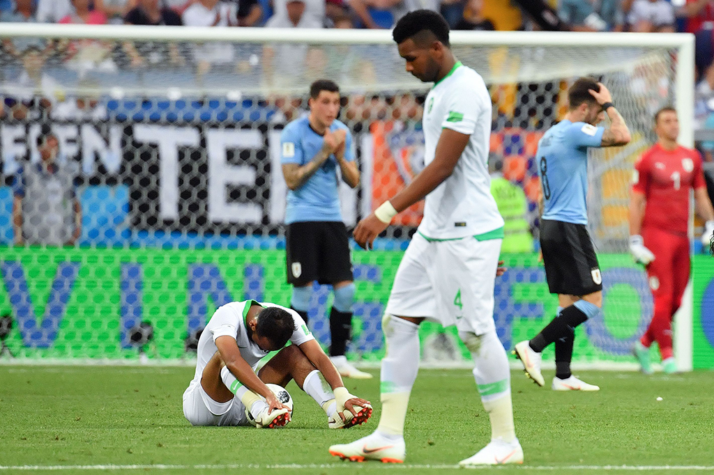 Sementara Arab Saudi dan Mesir harus angkat koper karena dua kali menelan kekalahan. Afp Photo/Pascal Guyot