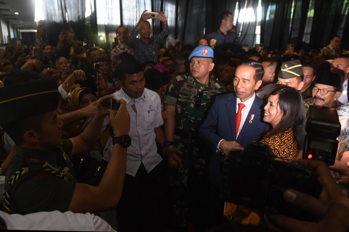 Menurut Jokowi kebijakan memangkas PPh final bagi UMKM diambil setelah menerima keluhan dari pelaku UMKM yang keberatan PPh final 1%.