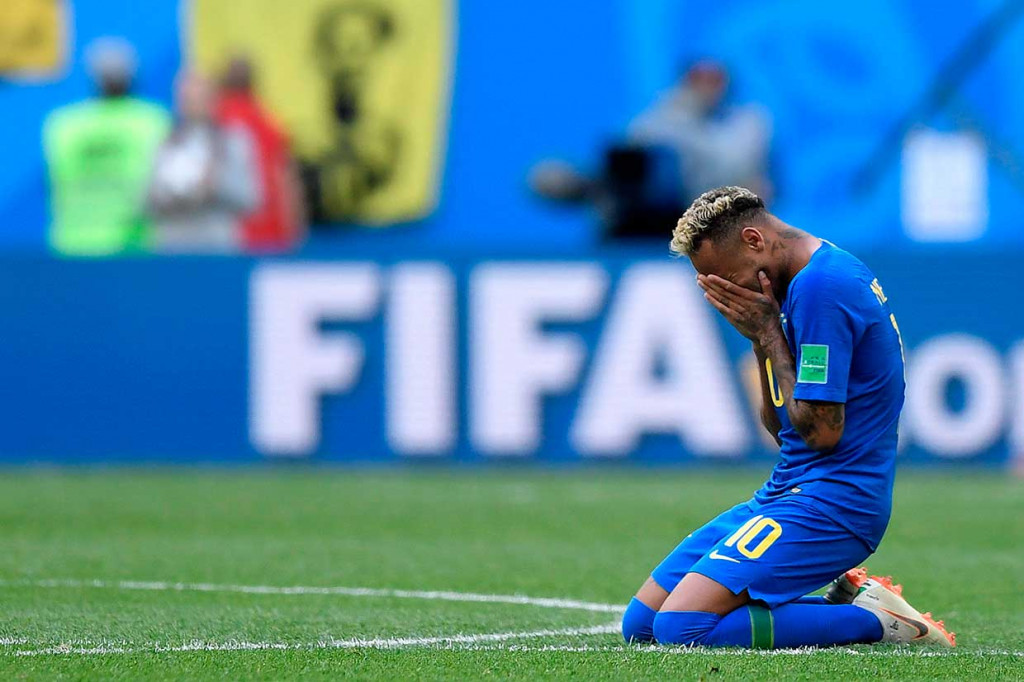 Andalan Tim Samba Neymar tidak dapat menyembunyikan kegembiraanya usai timnya menundukkan Kosta Rika 2-0 pada laga penyisihan  Grup E Piala Dunia 2018, di  St. Petersburg, Rusia, Jumat, 22 Juni 2018 malam WIB.