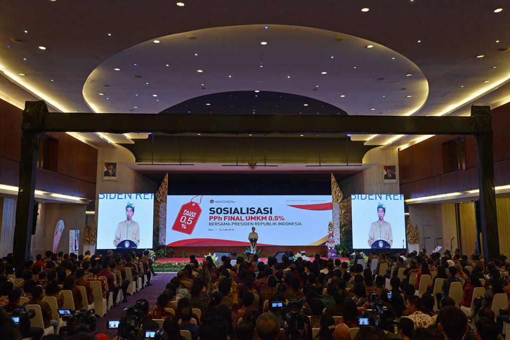 Menurut Kepala Negara, pemerintah memberikan insentif pajak berupa pemangkasan sebesar 0,5 persen agar sebagian keuntungan pelaku bisa digunakan untuk pengembangan usaha. 