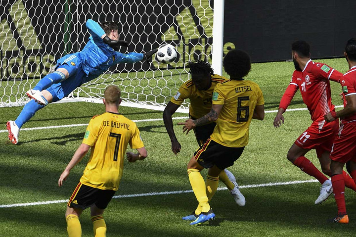 Pemain belakang Tunisia Dylan Bronn memperkecil ketertinggalan lewat sundulan setelah menerima bola mati sepakan kapten Wahbi Khazri pada menit ke-17.