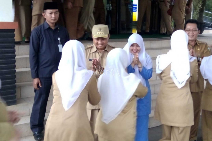 Bupati Tasikmalaya Uu Ruzhanul Ulum menggelar acara halalbihalal bersama ribuan PNS di lingkungan Pemkab Tasikmalaya, Senin, 25 Juni 2018.