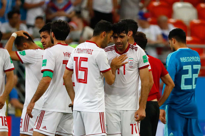 Para pemain Iran tidak dapat menyembunyikan kesedihan setelah gagal melaju ke 16 besar Piala Dunia.