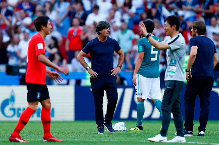 Sementara pelatih Jerman Joachim Loew seakan tidak percaya timnya tersingkir pada putaran pertama untuk pertama kalinya dalam 80 tahun terakhir.