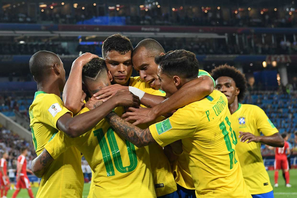 Brasil memuncaki klasemen Grup E dengan 7 poin dari tiga pertandingan.