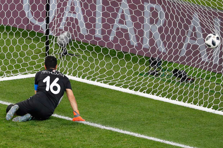 Pada laga yang sudah tidak menentukan apapun tersebut, justru Panama unggul terlebih dahulu pada menit ke-33 lewat gol bunuh diri pemain belakang Yassine Meriah. Meriah membelokkan tembakan pemain sayap Panama Jose Luis Rodriguez dari luar kotak penalti.