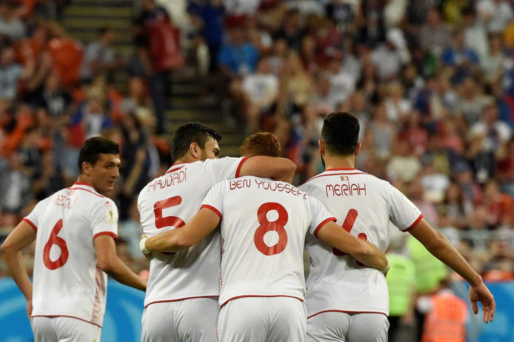 Gol Yussef disambut gembira rekan-rekan setimnya.