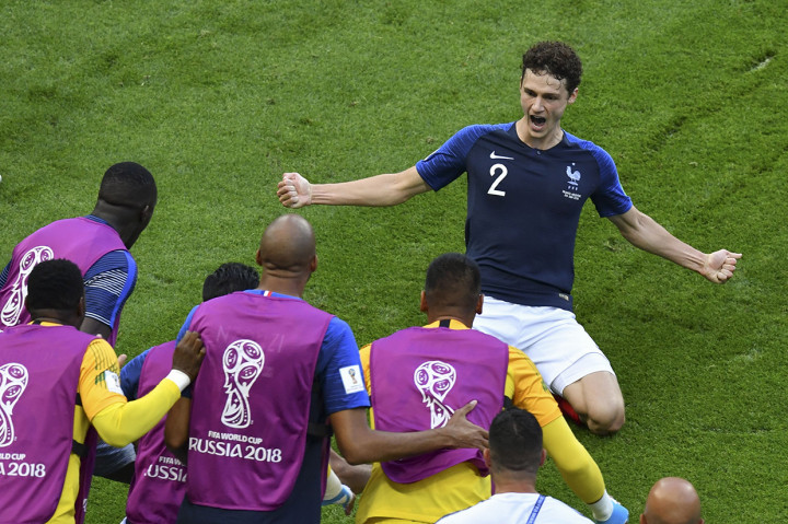 Prancis bisa menyamakan kedudukan pada menit ke-57 lewat Benjamin Pavard. Bek kanan ini menaklukkan Armani dari luar kotak penalti. Afp Photo/Saeed Khan