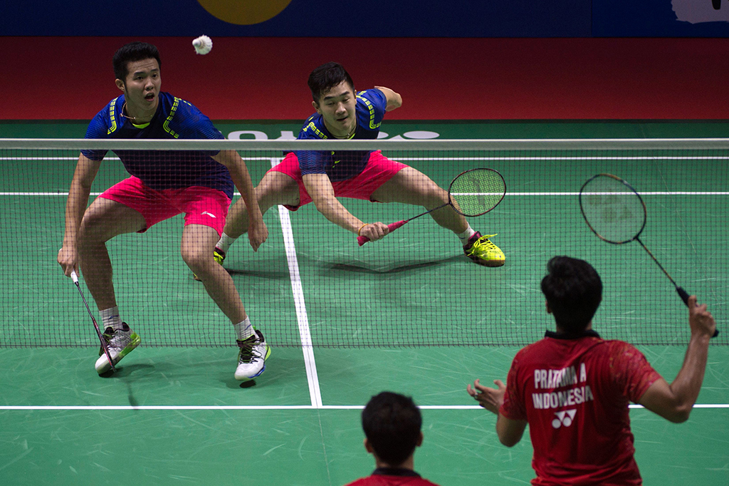 Ricky/Angga menaklukkan pasangan asal Tiongkok, He Jiting/Tan Qiang, lewat pertandingan ketat 16-21, 21-17, dan 26-24.