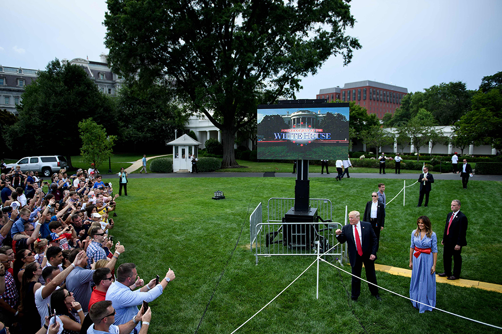 Peringatan Hari Kemerdekaan Amerika ini disambut meriah oleh Gedung Putih. Afp Photo/Brendan Smialowski