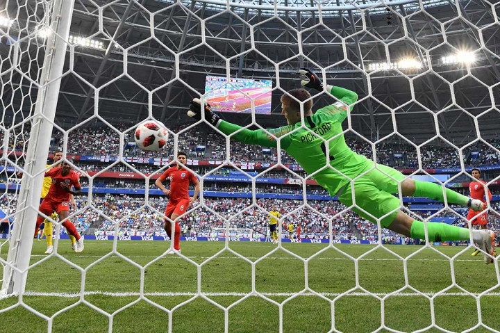 Penjaga gawang Inggris Jordan Pickford tampil luar biasa pada laga tersebut. Beberapa kali kiper Everton tersebut melakukan penyelamatan gemilang.