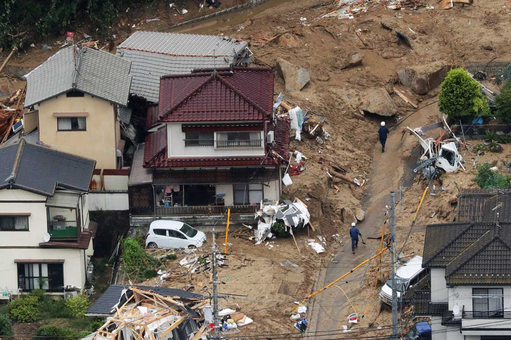 Kerusakan akibat banjir bandang yang melanda Hiroshima.