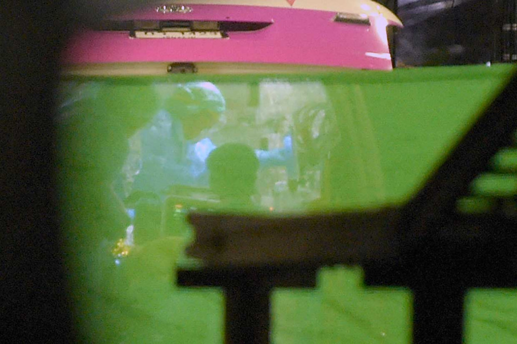 Tim gabungan Angkatan Laut Thailand dan para penyelam profesional dari seluruh dunia kembali menyelamatkan anggota tim sepak bola remaja yang terjebak di Gua Tham Luang.