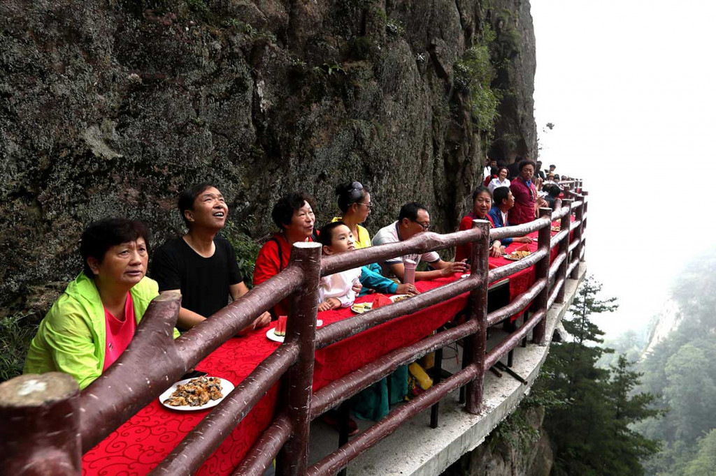 Acara tersebut merupakan bagian dari festival musim panas Gunung Laojun sekaligus untuk menarik wisatawan untuk berkunjung. 