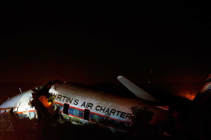 Petugas terus melakukan penyelidikan untuk memastikan penyebab kecelakaan tersebut.