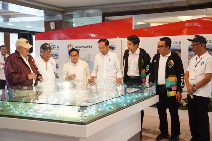 Jokowi hadir bersama ibu Negara, Iriana dan didampingi Menpora Imam Nahrawi, Menteri PUPR Basuki Hadimulyono, Menteri Perhubungan Budi Karya, Menaker Hanif Dhakiri, Kapolri Tito Karnavian.