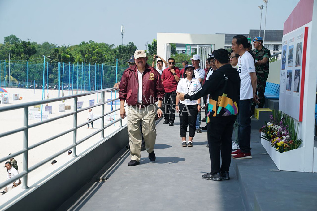 Mengawali kunjungannya, Jokowi tiba di kompleks JSC sekitar pukul 8.30 WIB dan langsung memasuki stadion Gelora Sriwijaya Jakabaring. Di sini, Jokowi dan romobongan melihat maket kompleks JSC sembari mendengarkan penjelasan tentang JSC oleh Alex Noerdin.