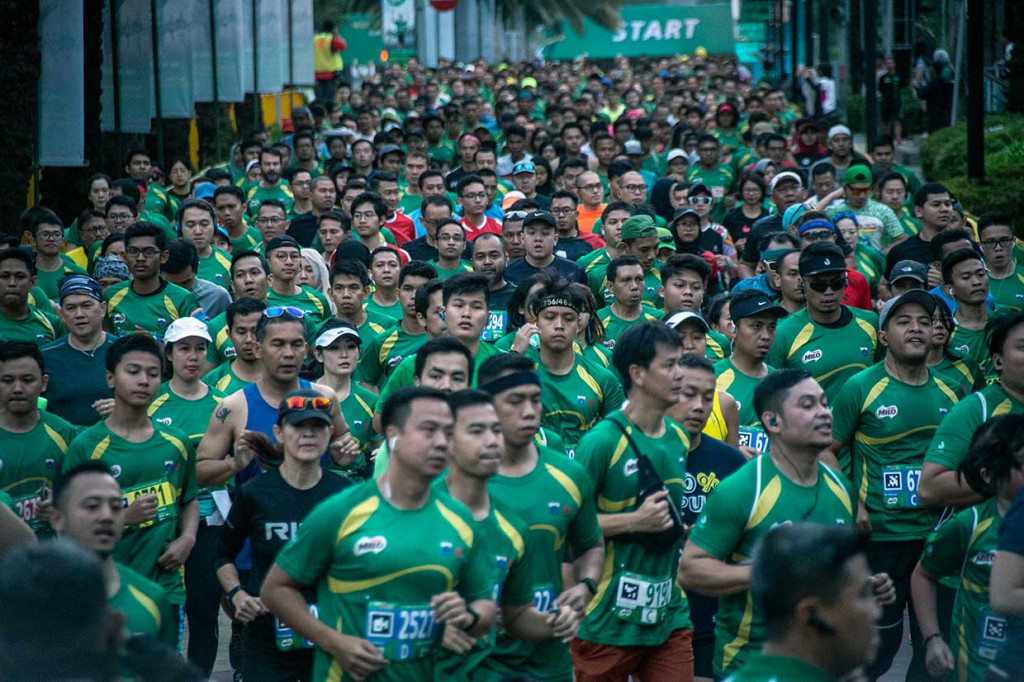 Lomba lari yang merupakan bagian dari perayaan ulang tahun ke-491 DKI Jakarta itu diikuti sekitar 16 ribu peserta yang terbagi dalam tiga kategori 5K, 10K, dan 'Family Run'.