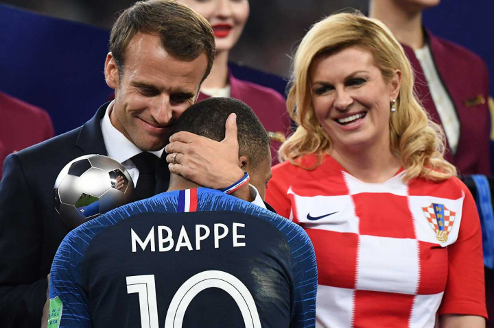 Sementara Kylian Mbappe, penyerang 19 tahun yang bermain di Paris Saitn Germain menjadi pemain muda pertama sejak legenda Brasil Pele pada 1958 yang mencetak gol di final Piala Dunia. Mbappe, yang menjaringkan empat gol di Rusia, terpilih sebagai pemain muda terbaik pada turnamen tersebut.