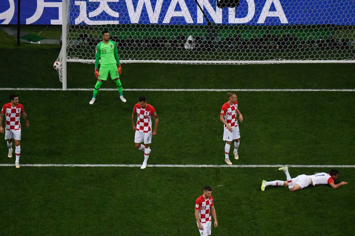 Mandzukic menjadi orang pertama yang mencetak gol bunuh diri di final Piala Dunia. Itu merupakan gol bunuh diri ke-12 di turnamen akbar ini.