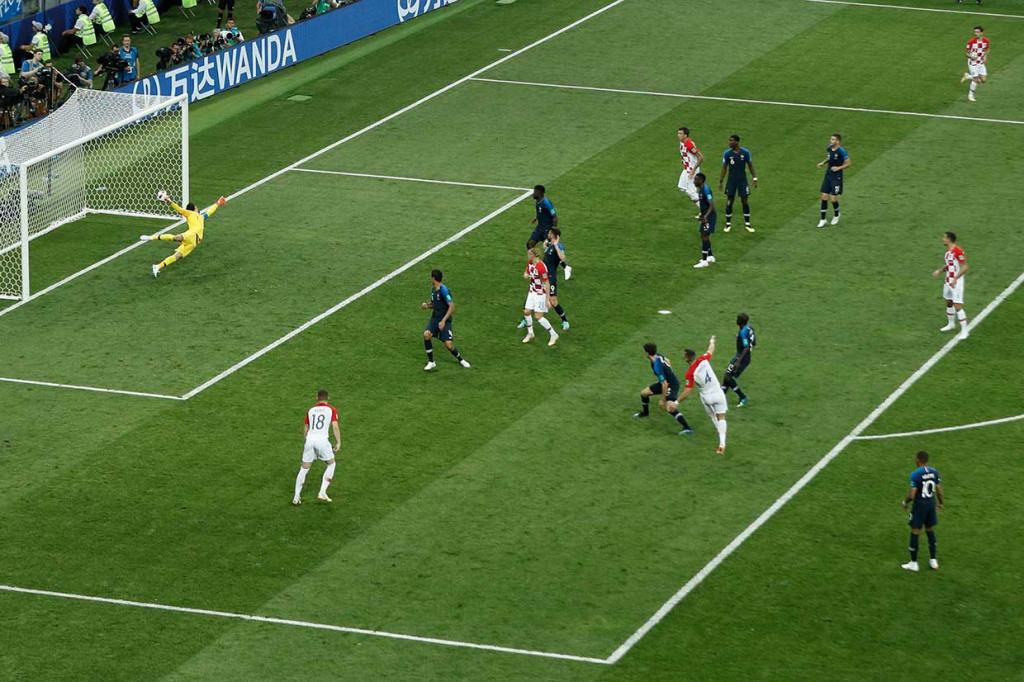 Ivan Perisic berhasil menyamakan kedudukan 10 menit kemudian. Tembakan keras kaki kirinya gagal diantisipasi Hugo Lloris. 