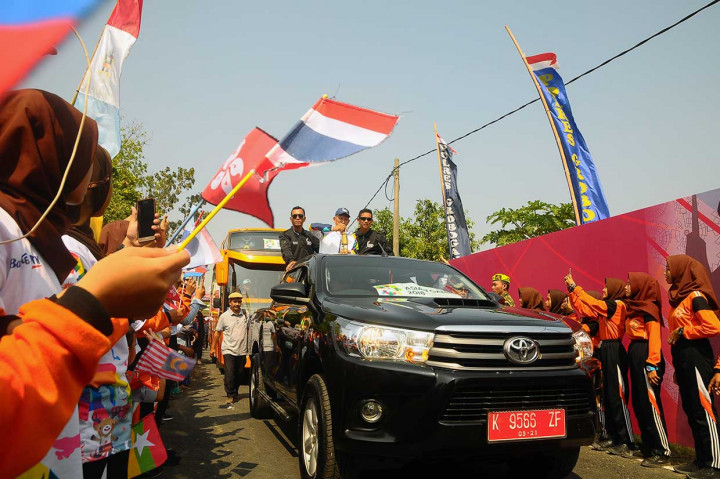 Api atau obor tersebut selanjutnya akan dibawa berkeliling ke 53 kota di 18 provinsi di Indonesia dan kemudian berakhir di Stadion GBK Senayan Jakarta untuk pembukaan Asian Games 2018 pada 18 Agustus. Perjalanan awal, api dibawa estafet ke Semarang. 