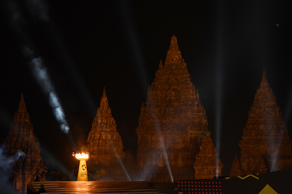 Penyatuan kedua api obor tersebut menandai dimulainya perjalanan api obor Asian Games 2018 yang akan dibawa berlari mengelilingi 18 provinsi. 