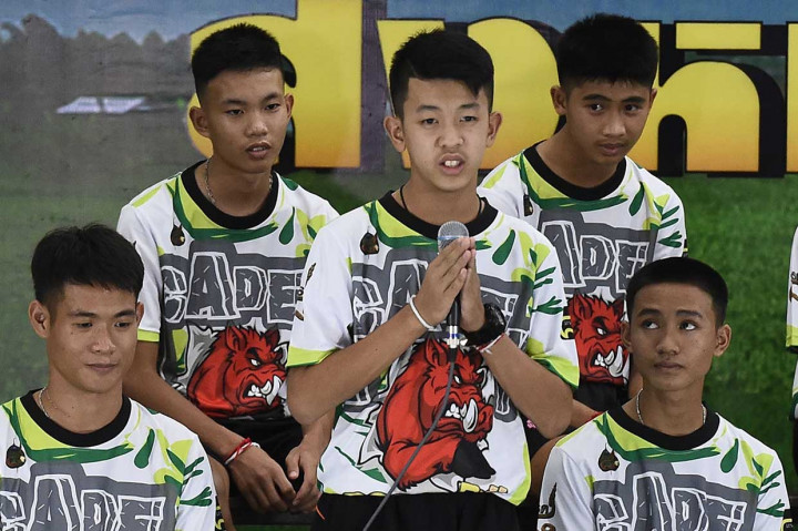 Saat menyusuri gua mereka sama sekali tidak membawa bekal makanan, dan selama 9 hari terjebah hanya minum air yang menetes dari bebatuan di atap gua. 