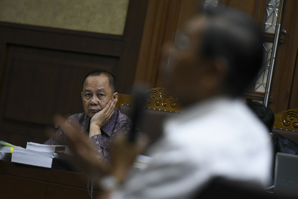 Boediono dan Todung pernah diperiksa sebagai saksi saat perkara Syafruddin masih dalam tingkat penyidikan. Boediono diperiksa dalam kapasitasnya sebagai mantan Menteri Keuangan dan Todung sebagai bagian dari tim hukum BPPN dan Komite Kebijakan Sektor Keuangan (KKSK).