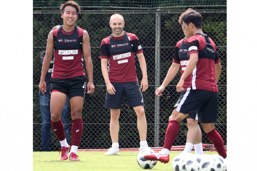 Ia akan berusaha untuk membantu Kobe, yang saat ini menghuni peringkat enam di liga setelah 15 pertandingan, untuk menjuarai kompetisi Jepang. Rekor finis tertinggi bagi klub ini adalah di peringkat ketujuh pada 2016.